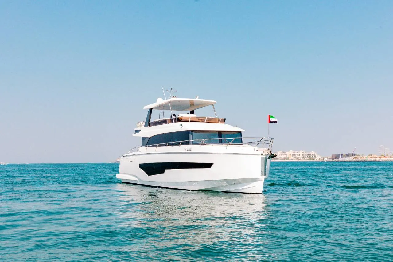 Luxury Yacht Sharing Tours - 1 HR DUBAI MARINA TOUR